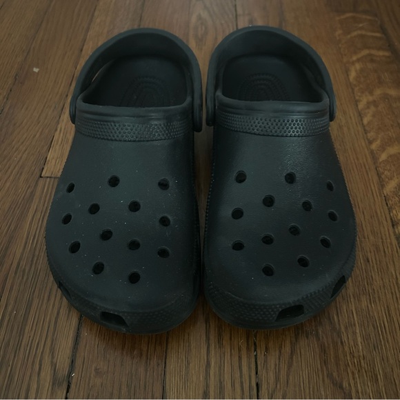 Black crocs M7 W9 - Picture 2 of 4